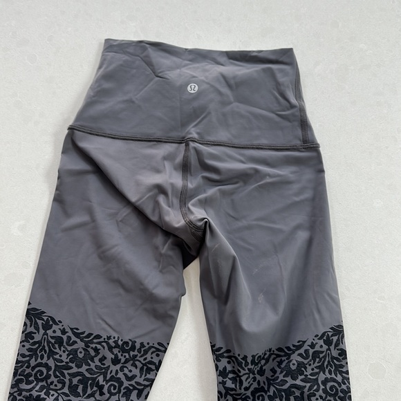 Lululemon high rise legging - Picture 4 of 5